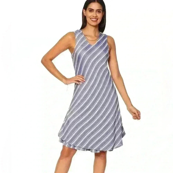 Parsley, in stage size small Octavia dress - Picture 1 of 13